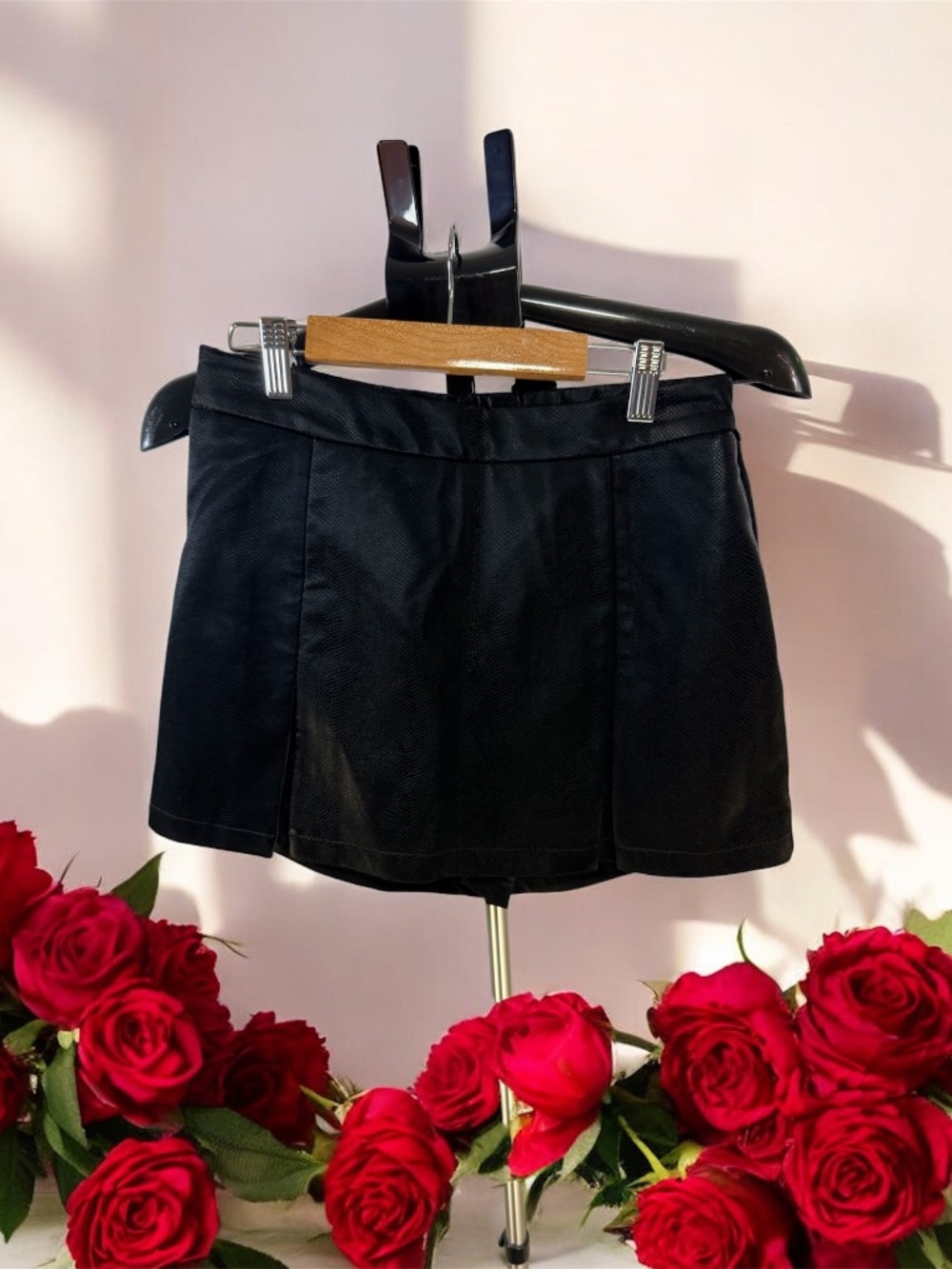 Kirious Black Faux Leather Snake Print Skort Size M